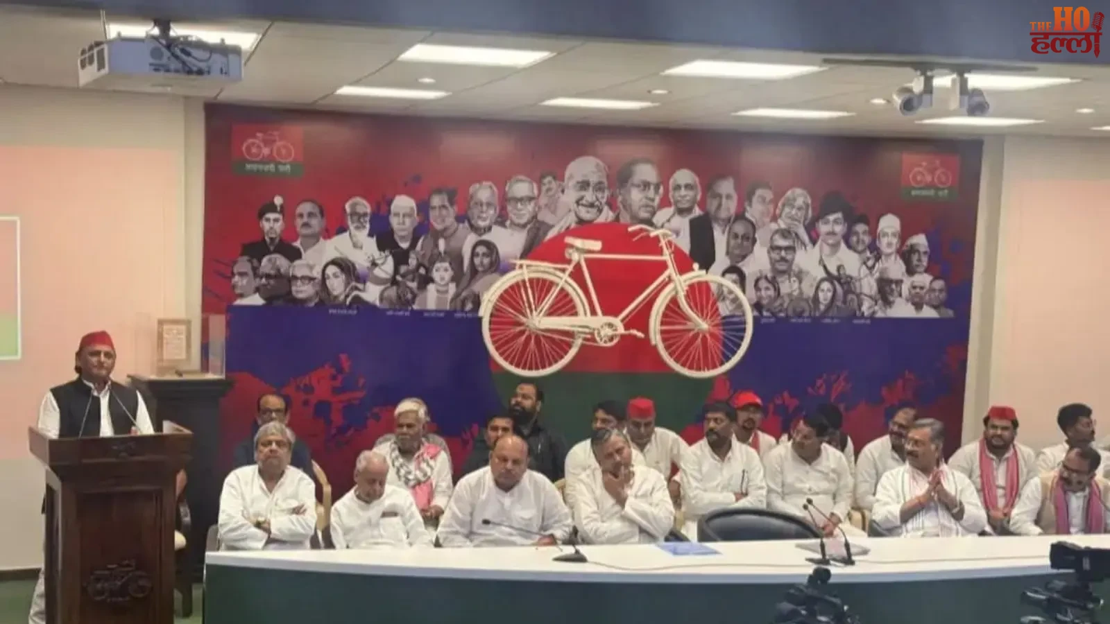 up-mlc-election-2026-sp-changes-candidates-sanjayan-tripathi-akash-agarwal (2)
