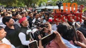 UP MLC ELECTION : 11 सीटों पर 64 फीसदी मतदान, अखिलेश बोले- आयोग आज छुट्टी पर रहा, आगरा में सपा प्रत्याशी के आंसू छलके