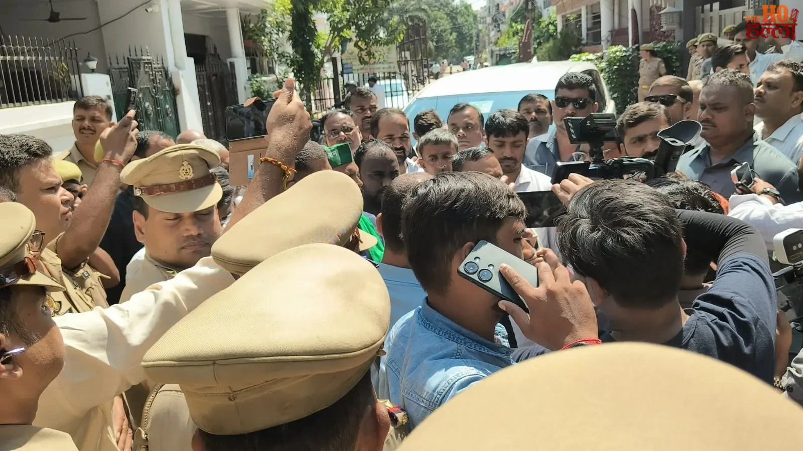 up-news-swami-prasad-maurya-dgp-office-gherao-arrest-demands (2)