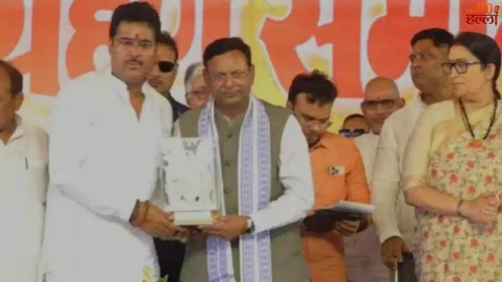 up-politics-three-rebel-sp-mlas-join-bjp-amethi-pankaj-chaudhary-smriti-irani