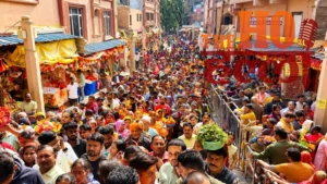UP में धार्मिक पर्यटन को मिल रही नई रफ्तार : नवरात्रि में देवी धामों पर उमड़ा आस्था का सैलाब