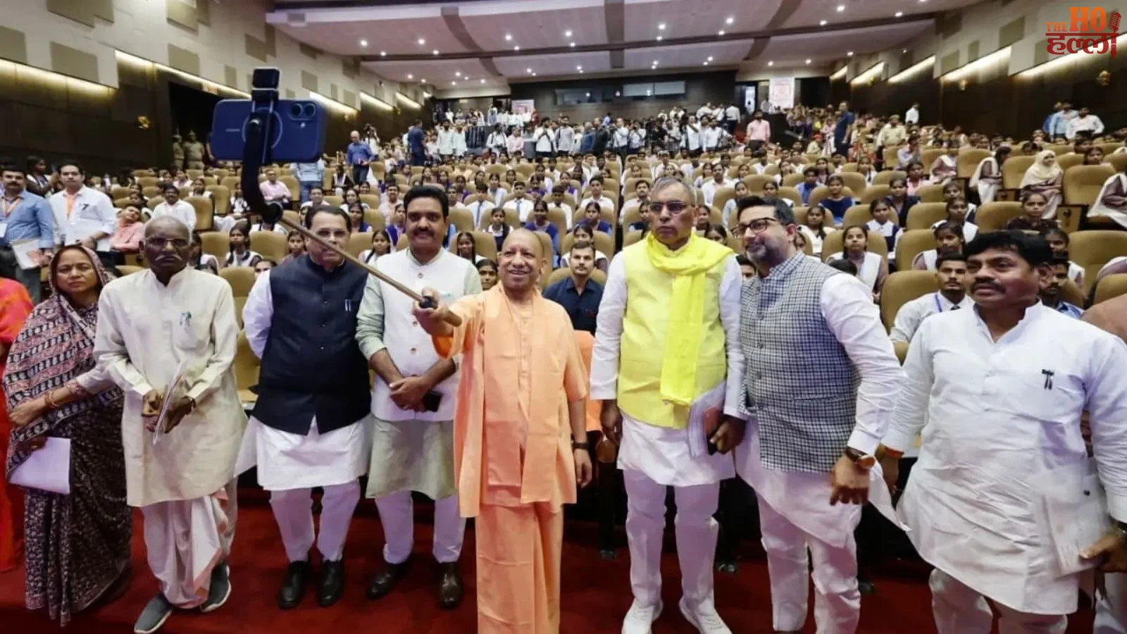 up-scholarship-4-60-lakh-students-ko-148-crore-yogi-scooty-yojana (2)