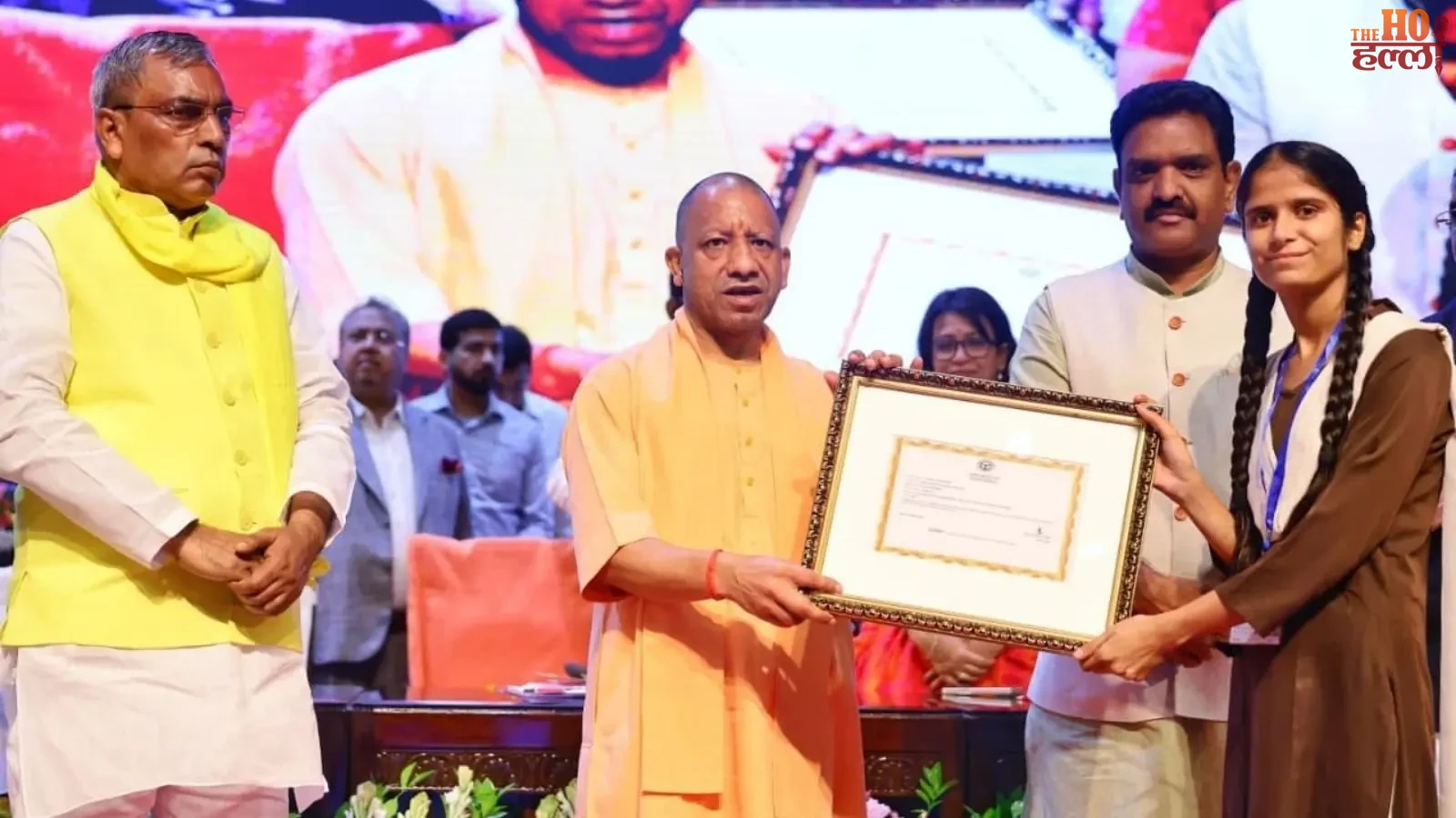 up-scholarship-4-60-lakh-students-ko-148-crore-yogi-scooty-yojana